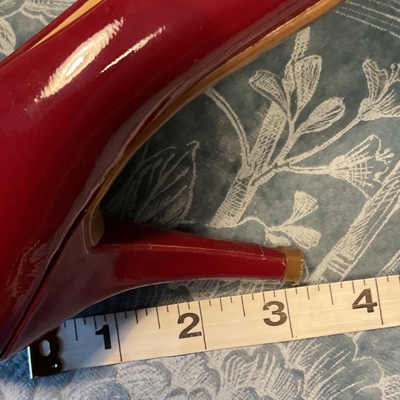 MICHAEL Michael Kors Burgundy Red Patent Heels - Picture 6 of 8